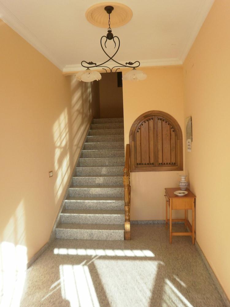 Hostal Miraflor De Las Cadenas Cuacos De Yuste Exterior foto